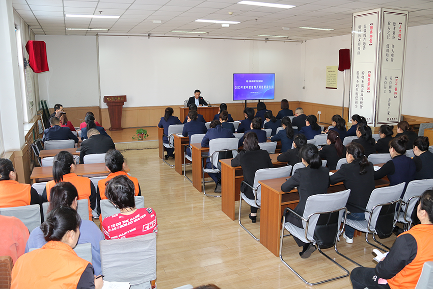 述職評議談接續收獲 鞏固拓展展金威畫(huà)卷