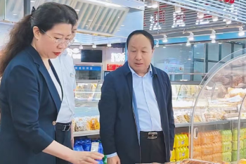 石董慰問(wèn)  鼓舞士氣潤人心；齊心協(xié)力  鼓足干勁創(chuàng  )業(yè)績(jì)