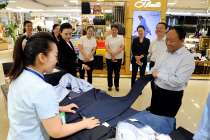 多元營(yíng)銷(xiāo)聚人氣  暖心慰問(wèn)鼓干勁